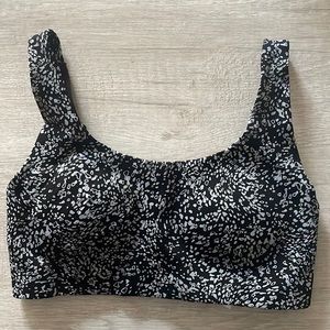 NWOT Lululemon In Alignment Straight Strap Bra Sz 6 (A/B)